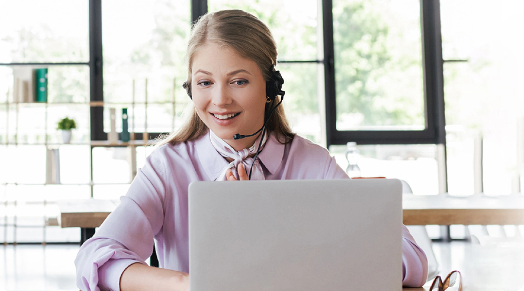 Improving Customer Service with VoIP Solutions